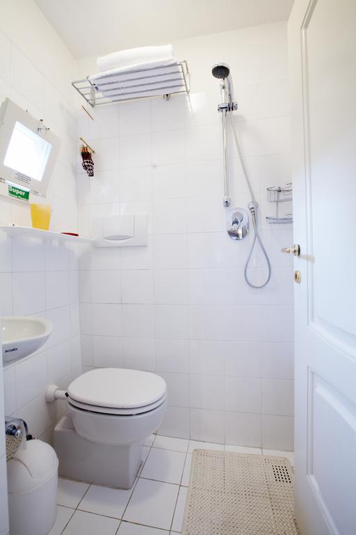Topazio Apartman Levanto Szoba fotó