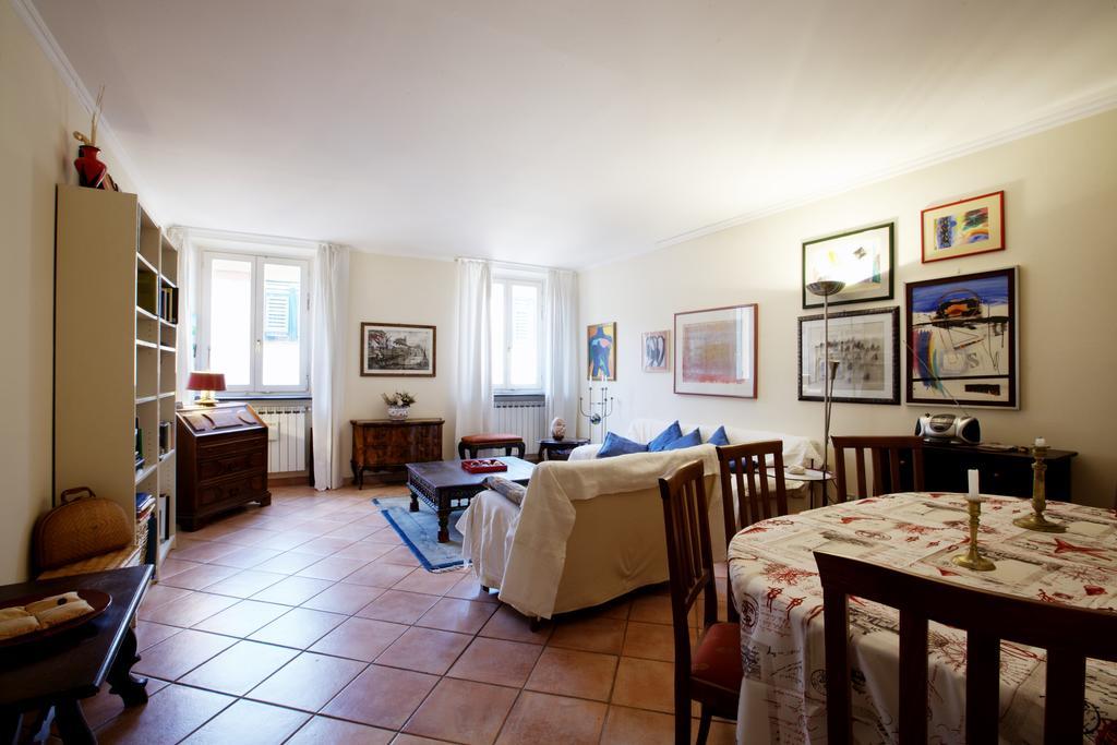 Topazio Apartman Levanto Szoba fotó